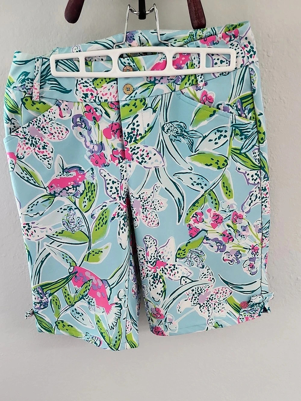 Lilly Pulitzer Luxletic Short Floral Bermuda Shorts in Blue & Pink Size 8